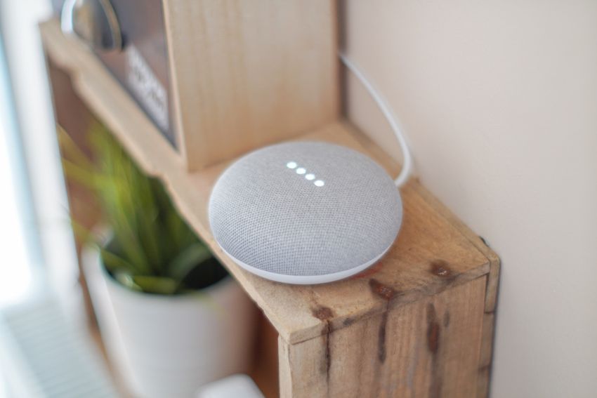 Hvem lytter med når du snakker med Google, Alexa eller Siri? findes der digitale assistenter som ikke har brug for et cloud?